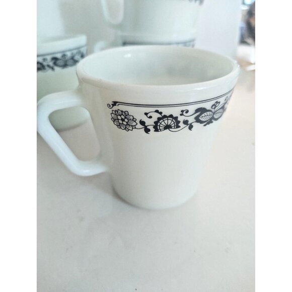 4 Vintage Pyrex Milk Glass “Old Town Blue Onion” 8 oz. Mugs - Picture 3 of 11